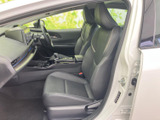 使いやすい収納スペースを備え、小物を整理整頓できます。運転中でも必要なものをすぐに取り出せます。