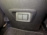 充電用USB付き。スマートフォンなどの充電に便利です。