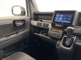 よく使うものは運転席のすぐ近くに置いておきたいですよね。