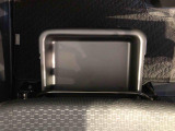収納ボックスがついており便利に使用出来ます。