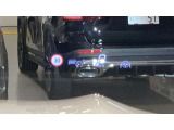 〈ヘッドアップディスプレイ〉速度等の運転に必要な情報がフロントガラスに表示されるので、視線を前方からずらさず確認できます。