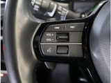 ステアリングから手を放さずオーディオの操作もできます