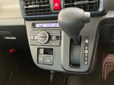 品質へのこだわり!フロアマットやシートなど車内をキレイに清掃し、ニオイや汚れなどを徹底的にクリーニングしてもらっております。室内はピカピカです☆