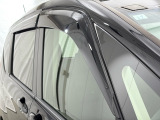 ★ドアバイザー★雨天時に窓を開けても濡れにくく車内に雨が入り込むのを防ぎながら換気ができます(^^♪