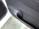 運転席ドア、ボトルホルダー画像です。