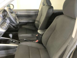 高いホールド性で運転姿勢が安定します。長距離ドライブでも疲れにくいのが魅力です。快適なドライビングライフをお送りください♪