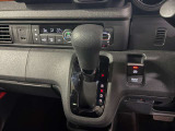 アクセルにシンクロするCVTタイプのお車です。