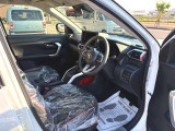 【届出(登録)済未使用車とは】自動車の分類では「新車」「中古車」この2種類しかありません。走行距離が100km未満かつ初度登録または初度届出された車両を「届出(登録)済未使用車」と呼んでいます。
