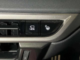 アドバンストパークのオプション付きです!スイッチ操作で自動駐車が可能です。