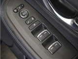 ◆パワーウィンドウスイッチ◆運転席から全席の窓の開閉操作を行うことが出来いつでも換気ができます!