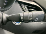 ウインカー操作に加え、様々な機能が集中したレバーです。直感的な操作で、安全かつスムーズな車内操作を実現します。