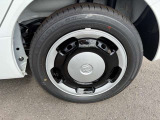 ☆お車についた傷やヘコミ、事故の修理もハヤシにお任せください。自社鈑金工場で修理ができますの安心です☆