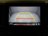 バックモニター装着車は後退時の強い味方です♪車庫入れや縦列駐車の際、後退操作の参考になるガイドラインをナビ画面に表示します。