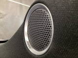 BOSE社との共同開発により室内空間に最適な音響チューニングを施し、クリアで臨場感のあるダイナミックサウンドをお楽しみいただけます。