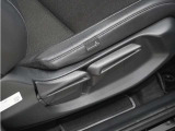 ◆シートハイトアジャスター◆運転席を上下に高さ調節ができます!運転ポジションを体格に合わせてシート調整できます。