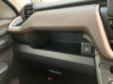 品質には自信があります!ハッピーの品質・キレイなお車をお届けさせていただきたい!そんな気持ちでキレイに仕上げております。フロアマットなどの清掃はもちろん、シート下なども徹底的に清掃しております。