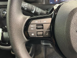 ステアリングにオーディオ操作スイッチが付いています。オーディオ画面に直接タッチしなくても操作が出来ますので、運転に集中できます。