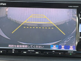 カラービジョンとガイド線で見やすい視点切替式のバックモニター。
