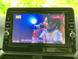 停車時にテレビ放送を視聴できます。お好みの番組を楽しみながら、休憩時間をお過ごしください。