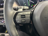 ステアリングにオーディオ操作スイッチが付いています。オーディオ画面に直接タッチしなくても操作が出来ますので、運転に集中できます。