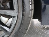 BMWならではの卓越した走りを支えるホイールと足回りです!日本車の走りに慣れている方にもぜひ体感して頂きたいほど、高いレベルでまとまっています!