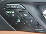 【メモリー機能付きパワーシート】運転手が代わってもボタン一つで設定ポジションに。常にご自身のドライブ設定が整います。