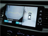 ◆マルチビューカメラシステム◆運転席から見づらい前後左右を、ナビ画面の映像で確認。見通しの悪い交差点や狭い道でのすれ違い、駐車などをサポートします。
