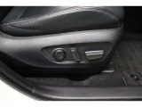 運転席はパワーシート搭載。微妙な調整が手軽にでき、ピッタリのポジションで運転することが可能です。