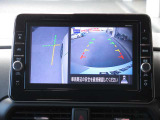 【アラウンドビューモニター】上空から見下ろしているかのような映像を映し出して、スムースな駐車をアシストします。