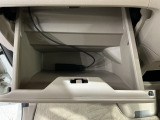 専門業者にて内外装のクリーニングを実施しております!