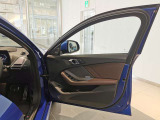 BMWプレミアムセレクション前橋では、高年式低走行モデルからMモデル、年式が経ちなかなかディーラーでは見かけないモデルまで幅広いラインナップで認定中古車を取り扱っております。品質に自信があります。