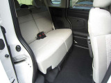 日常の移動に使いやすい後席空間。家族や同乗者との移動にも便利です。