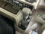 発進時から滑らかに加速する無段階変速のCVTはストップ&ゴーの多い街の中も快適です