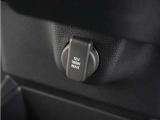 ◆アクセサリーソケット◆ドラレコの電源やスマートフォンの充電等に使用できる便利な電源ソケット!使いやすい場所に装備されています。