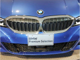 【キドニーグリル】BMWは約90年もの間、ほぼ全ての車両にひと目でBMWだと分かるこの特徴的なフロントグリルが備えられ、デザイン・アイコンとして親しまれてきました。