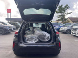 トランクも開口部が広く荷物も出し入れがやりやすい!
