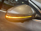 納車前整備は、メルセデスベンツ国際認定メカニックによる最新の検査ライン等の施設が充実した当社工場で入念に行います。メルセデス・ベンツの定める厳しい基準をクリアしたお車のみをご案内させて頂きます。