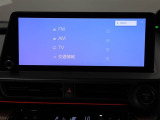 ディスプレイオーディオを装備。スマホとクルマをつなぐことで、これまでのナビに加えて、色々なサービスが楽しめます。