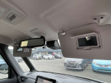 運転席、助手席とバニティーミラーが装備されております。