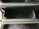専門業者にて内外装のクリーニングを実施しております!