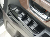 ◆パワーウィンドウスイッチ◆運転席から全席の窓の開閉操作を行うことが出来いつでも換気ができます!