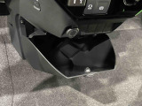 脱着式のインパネセンター大型ボックスが付いてます