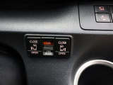 両側パワースライドドア付きだから、狭い駐車スペースなどでの 乗り降りラクラク!小さなお子さまのいるご家庭には嬉しい装備。