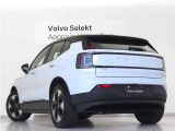 【EX30】コンパクトなパッケージに収められた電気自動車ならではのハイパフォーマンス。ボルボに乗る人だけでなく周囲の人びとも守る先進の安全・運転支援機能を標準装備しています。