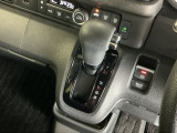 発進時から滑らかに加速する無段階変速のCVTはストップ&ゴーの多い街の中も快適です