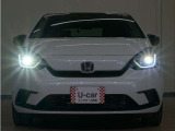 LEDヘッドライト(オートハイビーム機能付)が搭載されており、遠くまで明るく均一に照らし、高速道路等での安心感が向上しております。