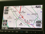 鮮明な地図表示で、スムーズなナビゲーションを実現。目的地までのルートを分かりやすく案内し、安心してドライブを楽しめます。
