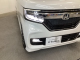 【LEDヘッドライト】ディスチャージヘッドライト(HID)と同等の明るさで、夜道や雨天走行が明るく視界良好!! フォグライトも装備で、安心感さらにUPです♪安心ドライブを楽しんで下さい♪