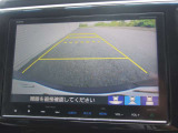 バックカメラ:後方確認がラクにできるので駐車も安心