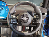 ミニ独特のゴーカートフィーリングと呼ばれる軽快なハンドリングはAT車、MT車のどちらでも楽しめます。
